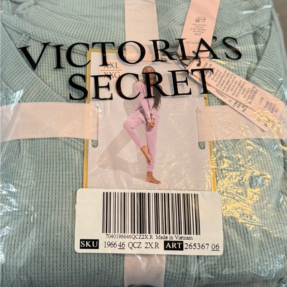 Victoria’s Secret - Glow Waffle Henley Thermal Jogger PJ’s Set - Picture 8 of 16